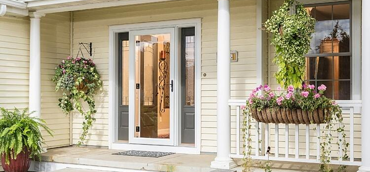 screen door installation in Discovery Bay